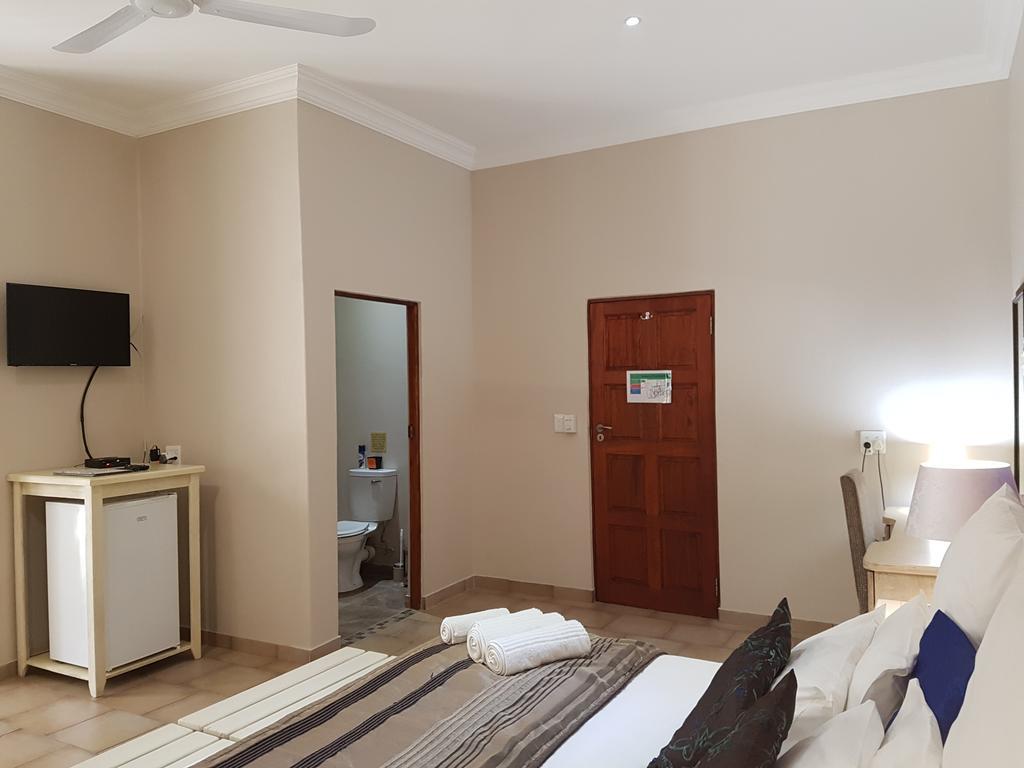 بيلا-بيلا Summerset Place Country House الغرفة الصورة