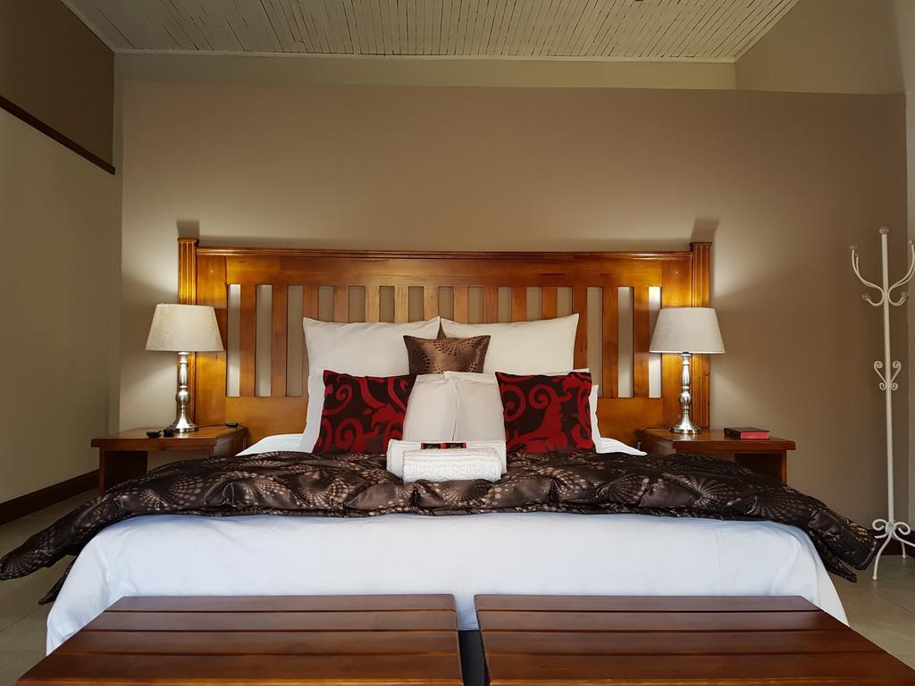 بيلا-بيلا Summerset Place Country House الغرفة الصورة