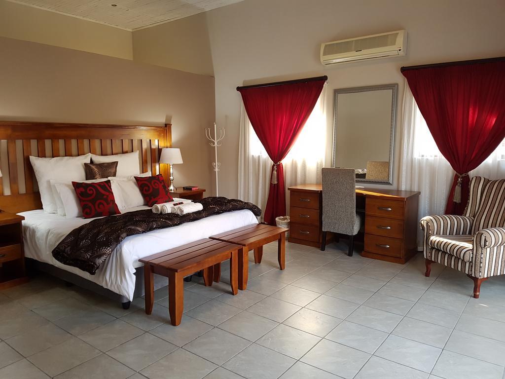 بيلا-بيلا Summerset Place Country House الغرفة الصورة