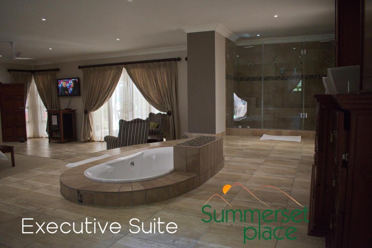 بيلا-بيلا Summerset Place Country House الغرفة الصورة